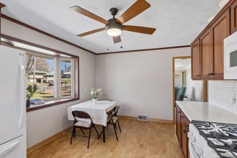 1988 Eldridge Avenue W Roseville MN 55113