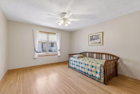 1988 Eldridge Avenue W Roseville MN 55113
