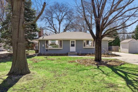 1988 Eldridge Avenue W Roseville MN 55113