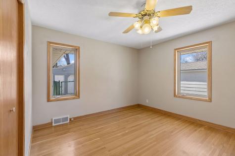 1988 Eldridge Avenue W Roseville MN 55113
