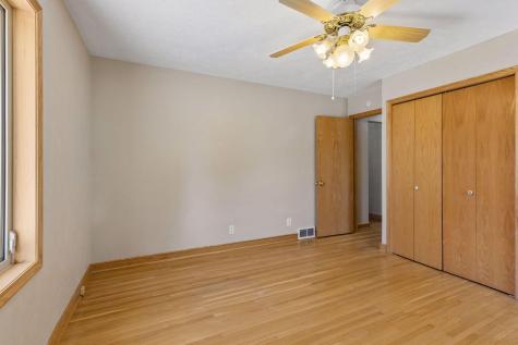 1988 Eldridge Avenue W Roseville MN 55113