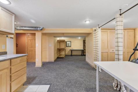 1988 Eldridge Avenue W Roseville MN 55113