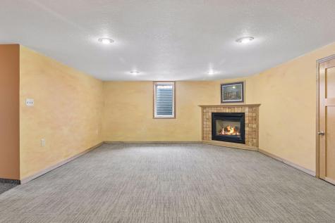 1988 Eldridge Avenue W Roseville MN 55113
