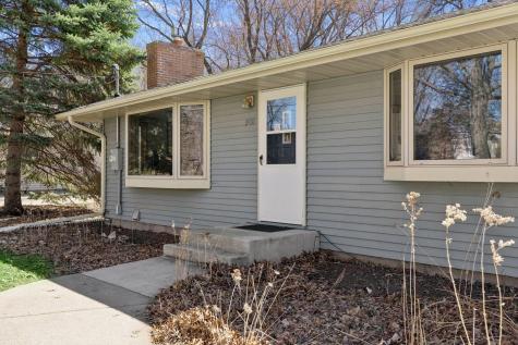 1988 Eldridge Avenue W Roseville MN 55113