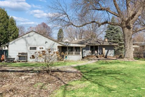 1988 Eldridge Avenue W Roseville MN 55113