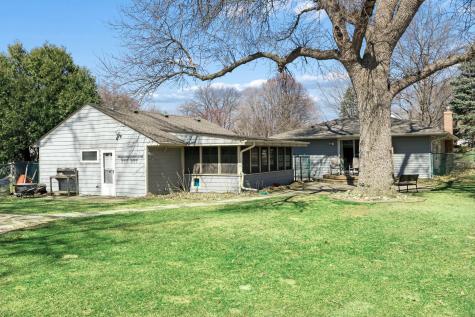 1988 Eldridge Avenue W Roseville MN 55113
