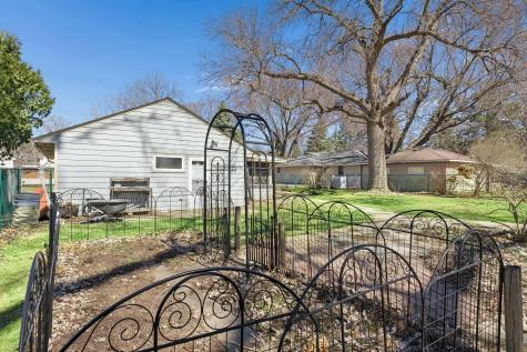 1988 Eldridge Avenue W Roseville MN 55113