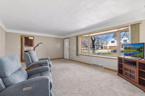 1988 Eldridge Avenue W Roseville MN 55113