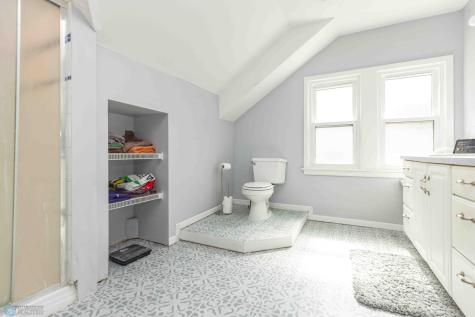 1249 4th Street N Fargo ND 58102