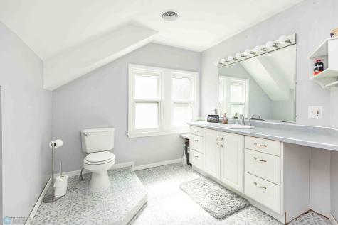 1249 4th Street N Fargo ND 58102