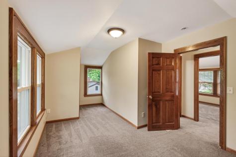 1095 Sims Avenue Saint Paul MN 55106
