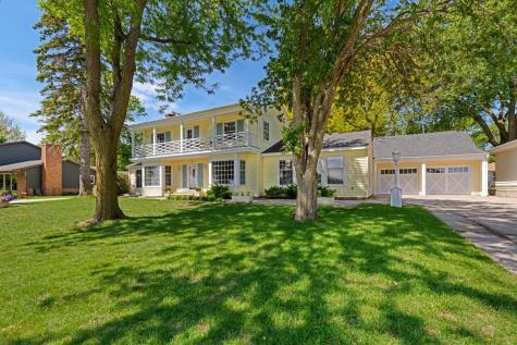 901 Clear Lake Drive Waseca MN 56093
