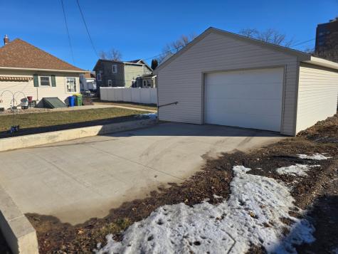 320 2nd Street SW Pipestone MN 56164