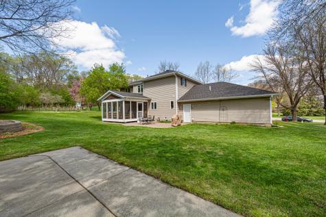 1424 Fairway Drive Faribault MN 55021