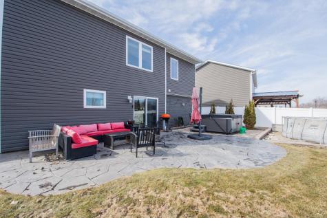 293 Redwood Drive Mapleton ND 58059