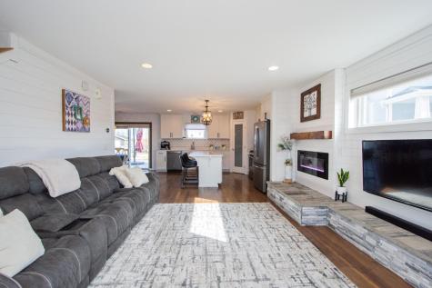 293 Redwood Drive Mapleton ND 58059