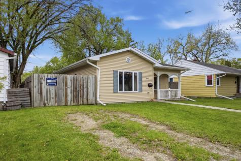 1810 5TH Avenue S Fargo ND 58103