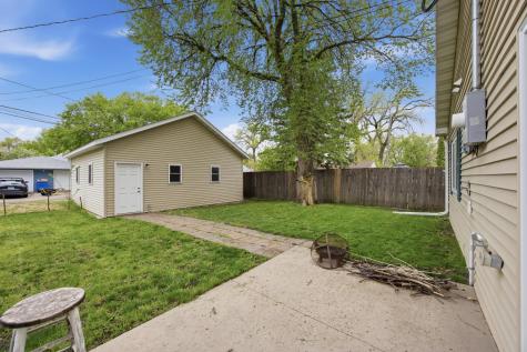 1810 5th Avenue S Fargo ND 58103