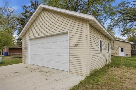 1810 5TH Avenue S Fargo ND 58103