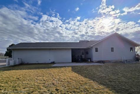 807 8th Street SW Pipestone MN 56164