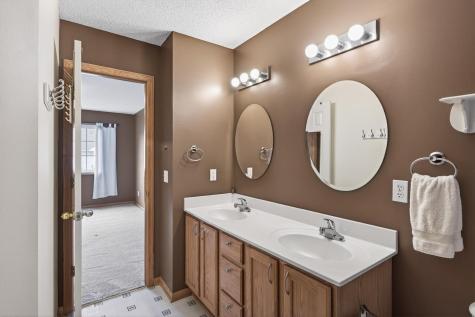 8639 Quarry Ridge Lane Woodbury MN 55125