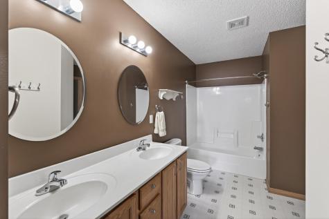 8639 Quarry Ridge Lane Woodbury MN 55125