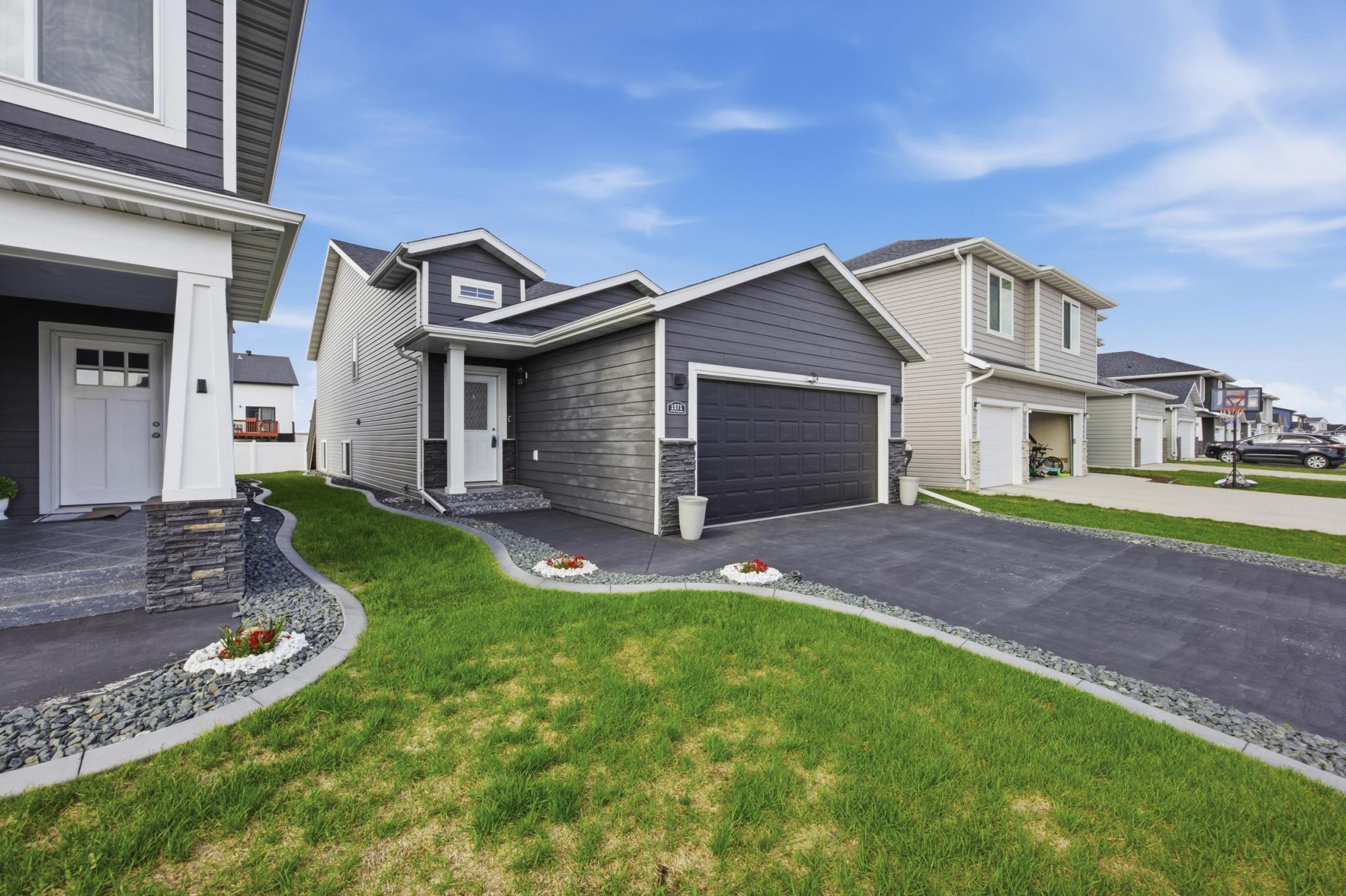 1571 67th Avenue S Fargo ND 58104