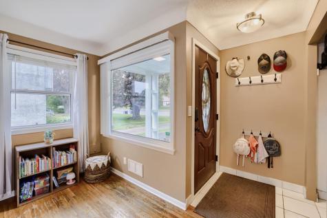 818 Larpenteur Avenue W Saint Paul MN 55113