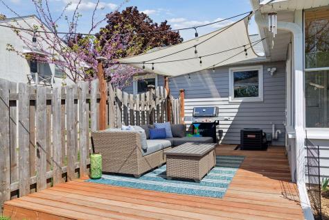 818 Larpenteur Avenue W Saint Paul MN 55113