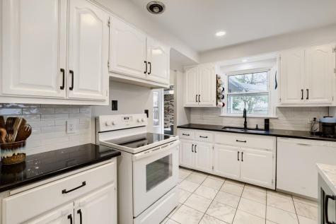 818 Larpenteur Avenue W Saint Paul MN 55113