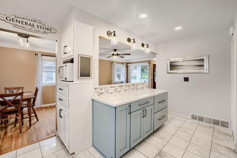818 Larpenteur Avenue W Saint Paul MN 55113