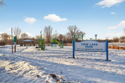 4207 Lakeside Avenue N Brooklyn Center MN 55429