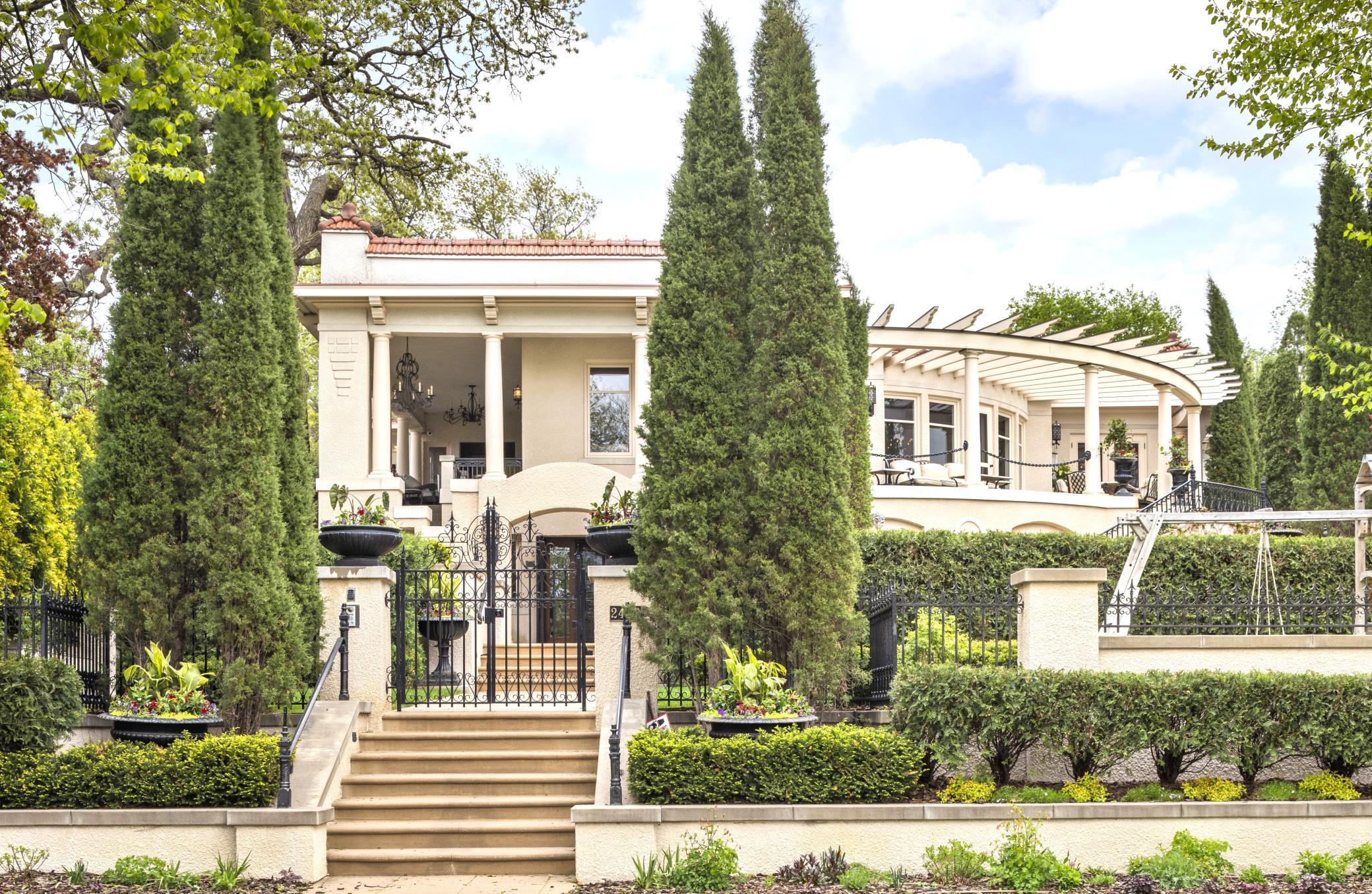 2427 E Lake Of The Isles Parkway Minneapolis MN 55405