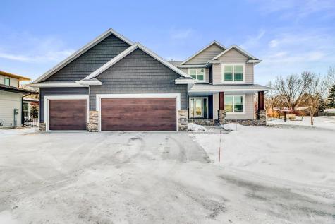 3521 Grandwood Drive N Fargo ND 58102