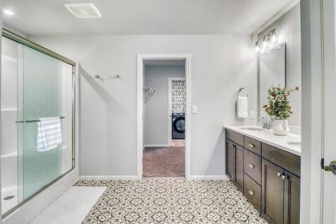 3521 Grandwood Drive N Fargo ND 58102