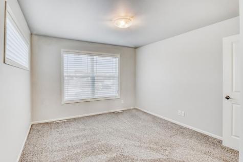 3521 Grandwood Drive N Fargo ND 58102