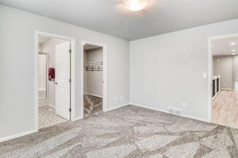 3521 Grandwood Drive N Fargo ND 58102