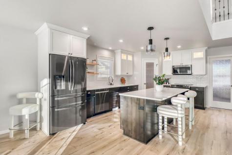 3521 Grandwood Drive N Fargo ND 58102