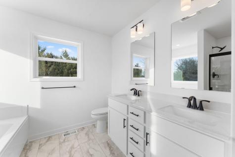 7533 Upper 42nd Street N Oakdale MN 55128