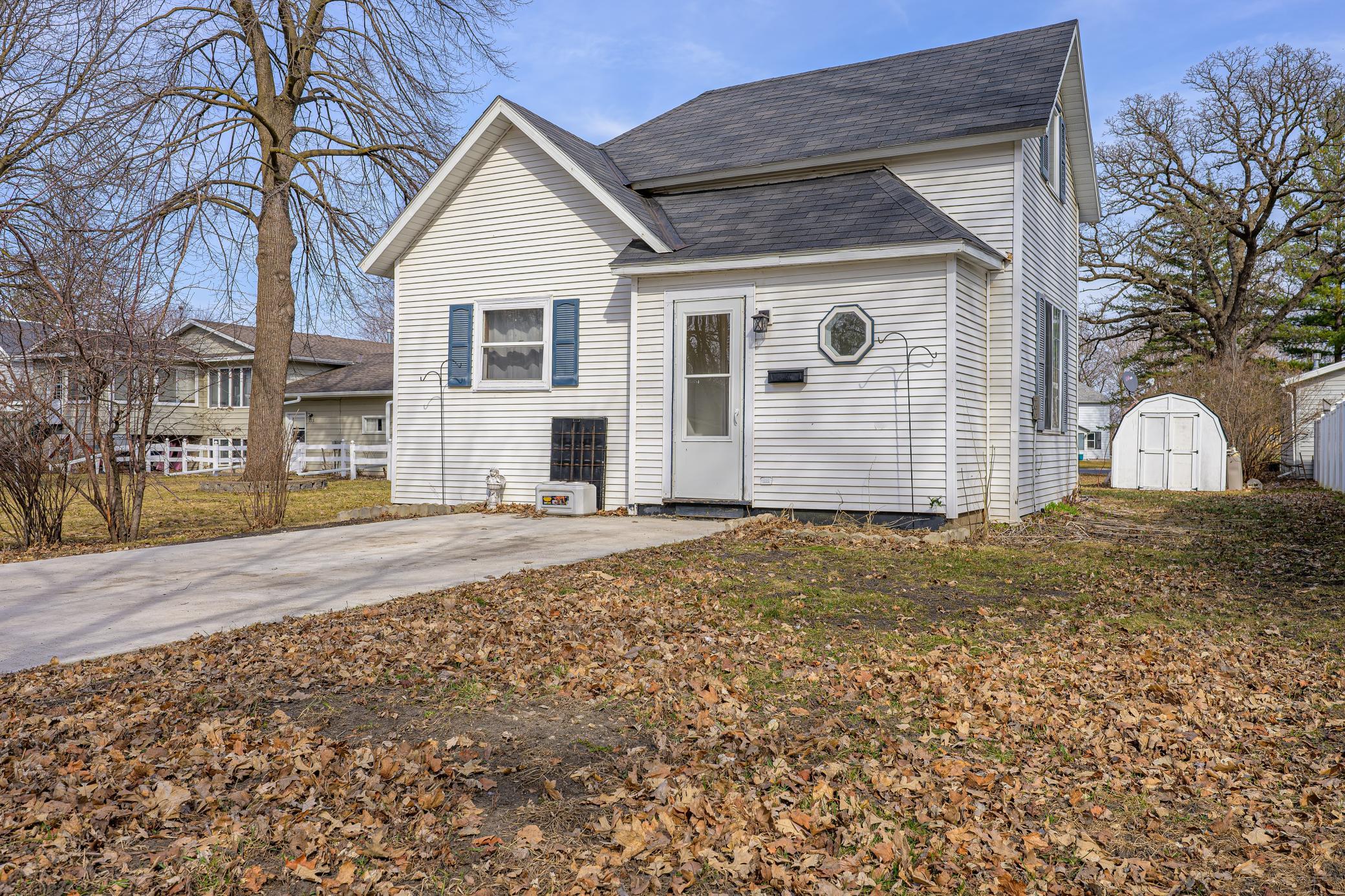 723 Ivy Lane SE Hutchinson MN 55350