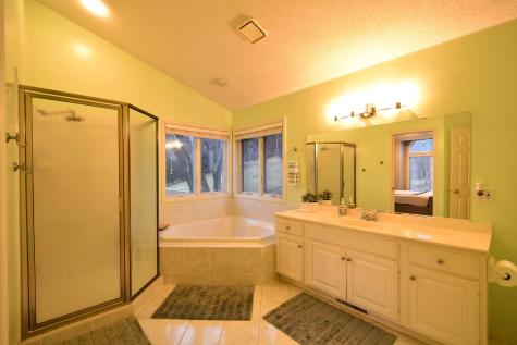 2014 Fox Valley Drive SW Rochester MN 55902