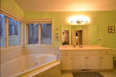 2014 Fox Valley Drive SW Rochester MN 55902
