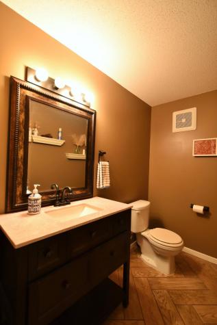 2014 Fox Valley Drive SW Rochester MN 55902