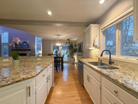 2014 Fox Valley Drive SW Rochester MN 55902