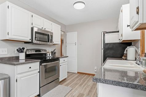 14709 Hillshire Lane Burnsville MN 55306