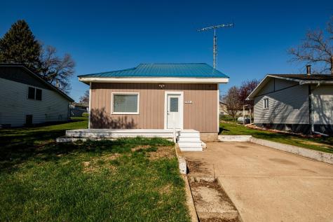 1108 Forest Street Lisbon ND 58054