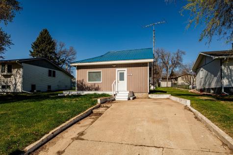 1108 Forest Street Lisbon ND 58054
