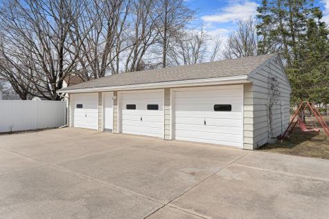 805 15th Avenue SE Austin MN 55912