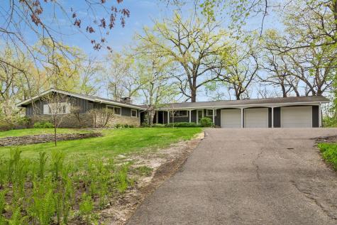 1 Poplar Lane North Oaks MN 55127