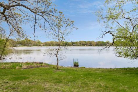 1 Poplar Lane North Oaks MN 55127